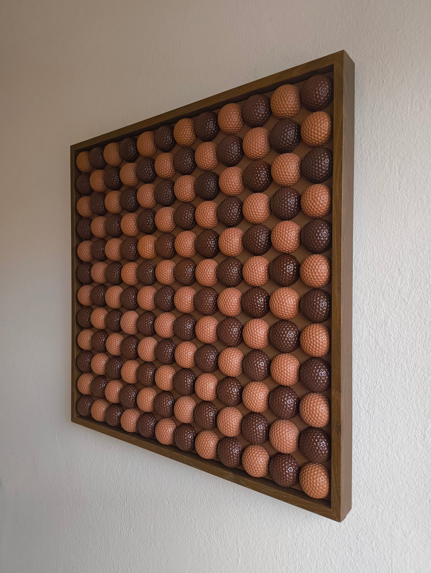 Golfball - 3D Kunst; Braun & Schokoladentönen; 53x53 cm