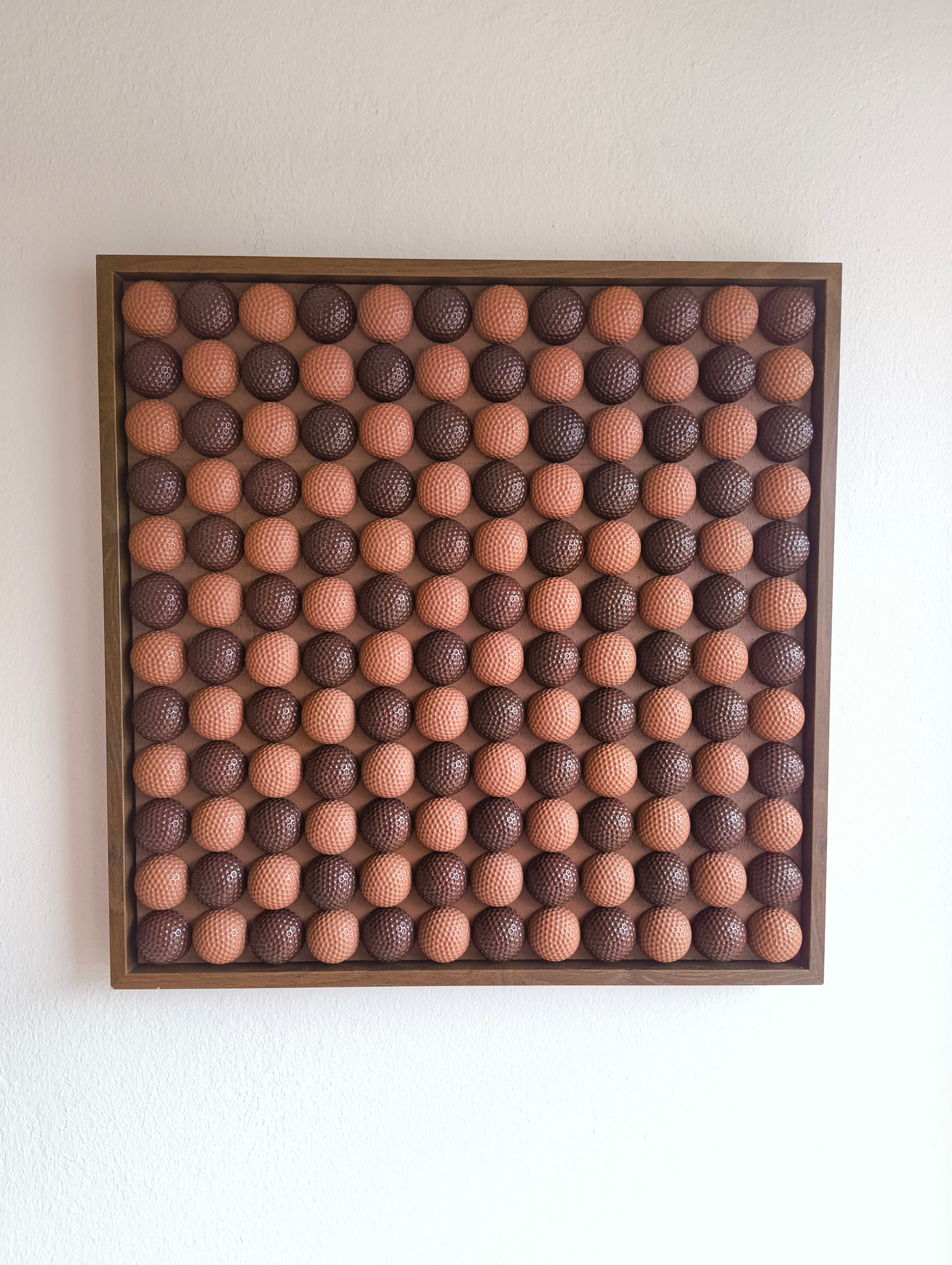 Golfball - 3D Kunst; Braun & Schokoladentönen; 53x53 cm